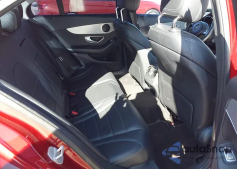 2016 Mercedes-Benz C 300 из США, поврежденный, VIN 55SWF4JB5GU150325